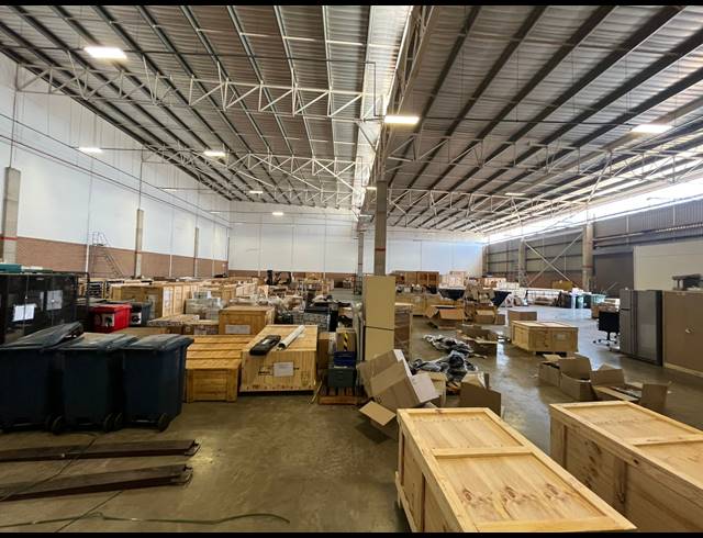 2,245M² WAREHOUSE TO LET IN CLAYVILLE